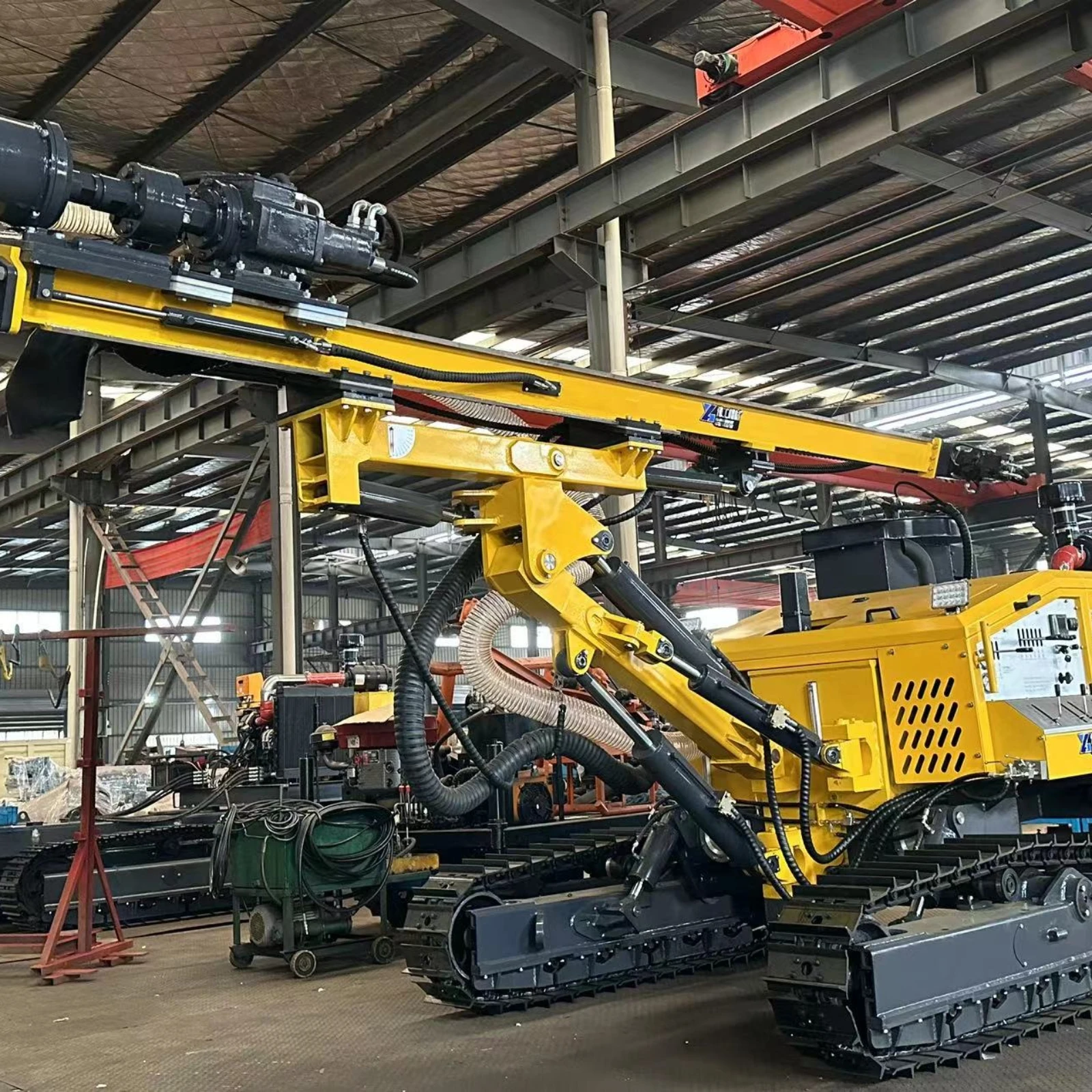 Compact Design Trac…