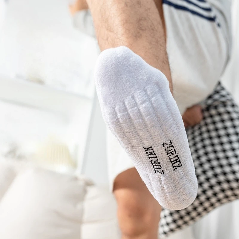 

2 пары носков, мужские хлопковые зимние полотенца с дезодорантом и бархатные белые чулки средней длины, утолщенные спортивные баскетбольные носки