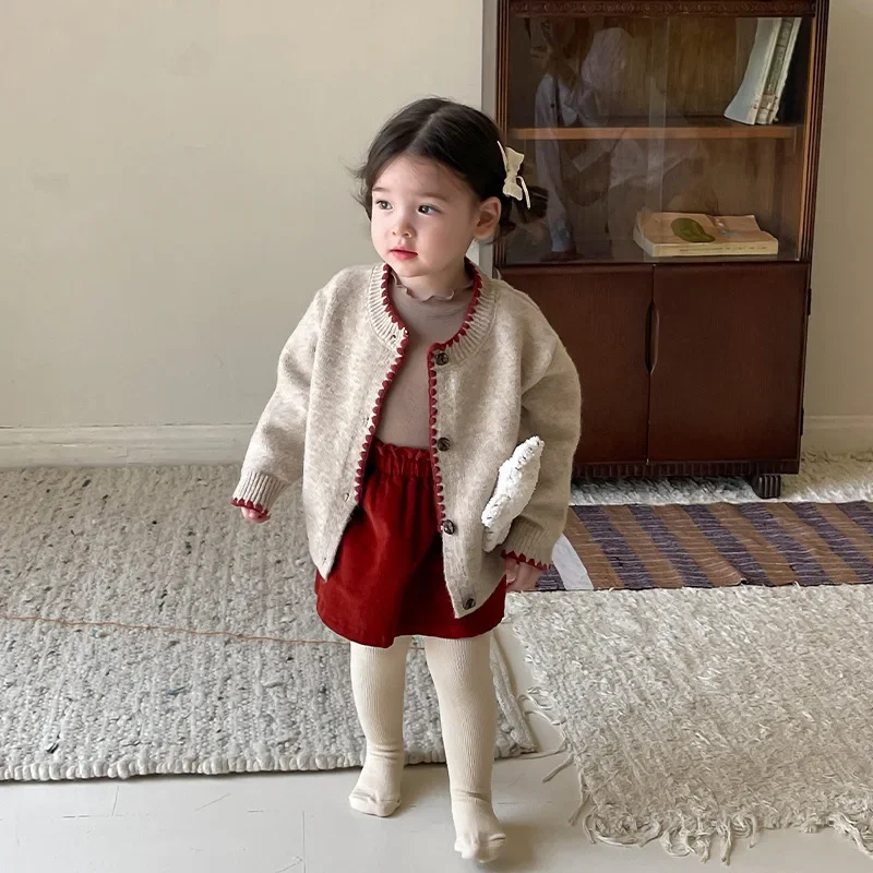 Childrens Cardigan Girls Autumn New Korean Cute Detachable Doll Brooch Warm and Soft Sweater Cardigan Childrens Clothing