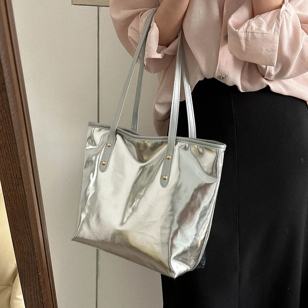 Bolso de diseñador de lujo para mujer, bolso grande de hombro dorado plateado, bolso de mano con asa Simple, bolso de compras suave de Color sólido