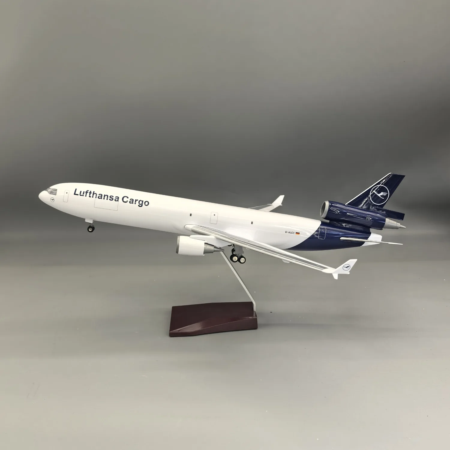 47cm Lufthansa Cargo Airplane Model Resin Collected Plane Gift With Wheels Landing Gears Replica Static Souvenir Aircraft