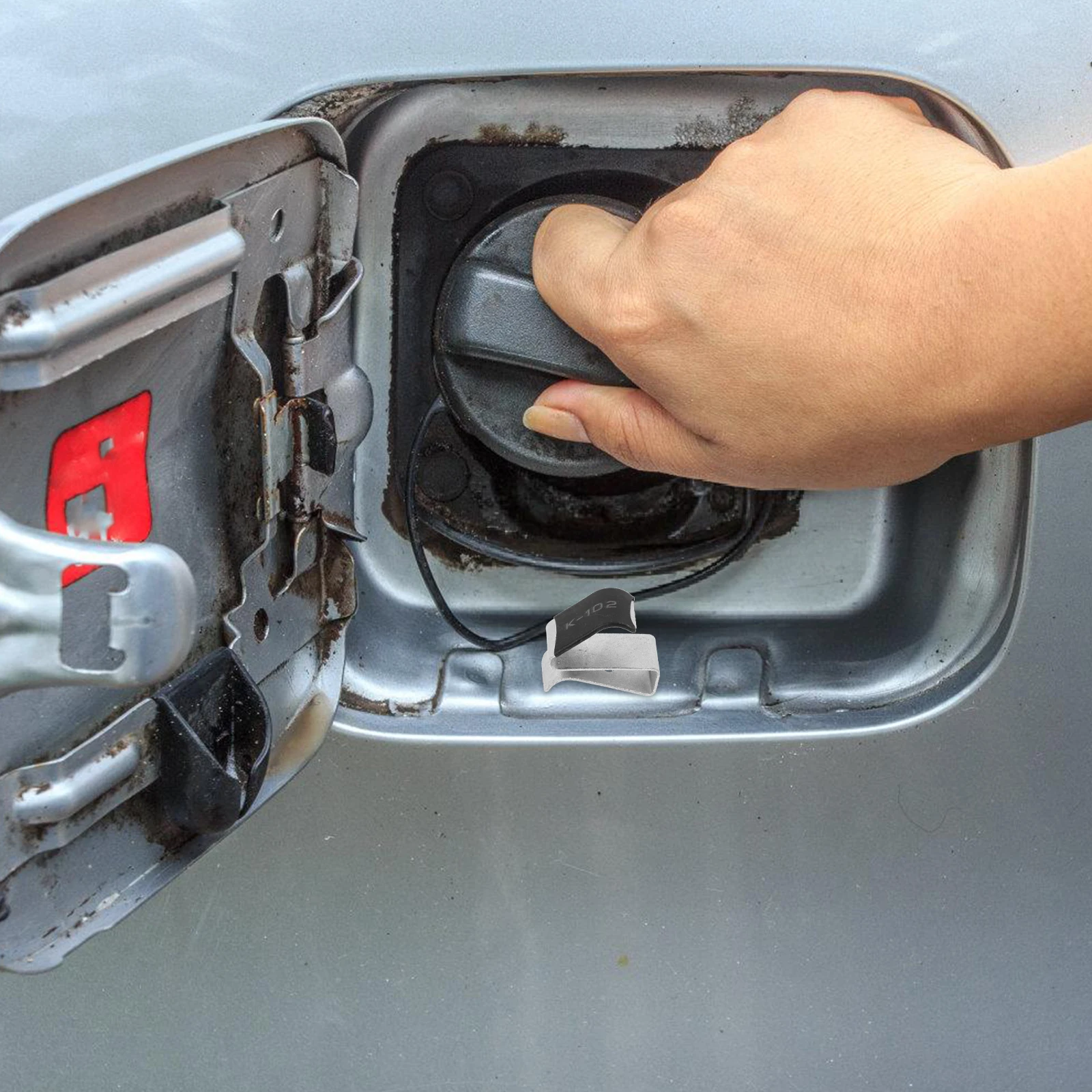 

Fuel Cap Buckle Spring Clip Door Panel Cover Fuel Door Spring Clip Sturdy Reliable Easy Installation Safety Prevention