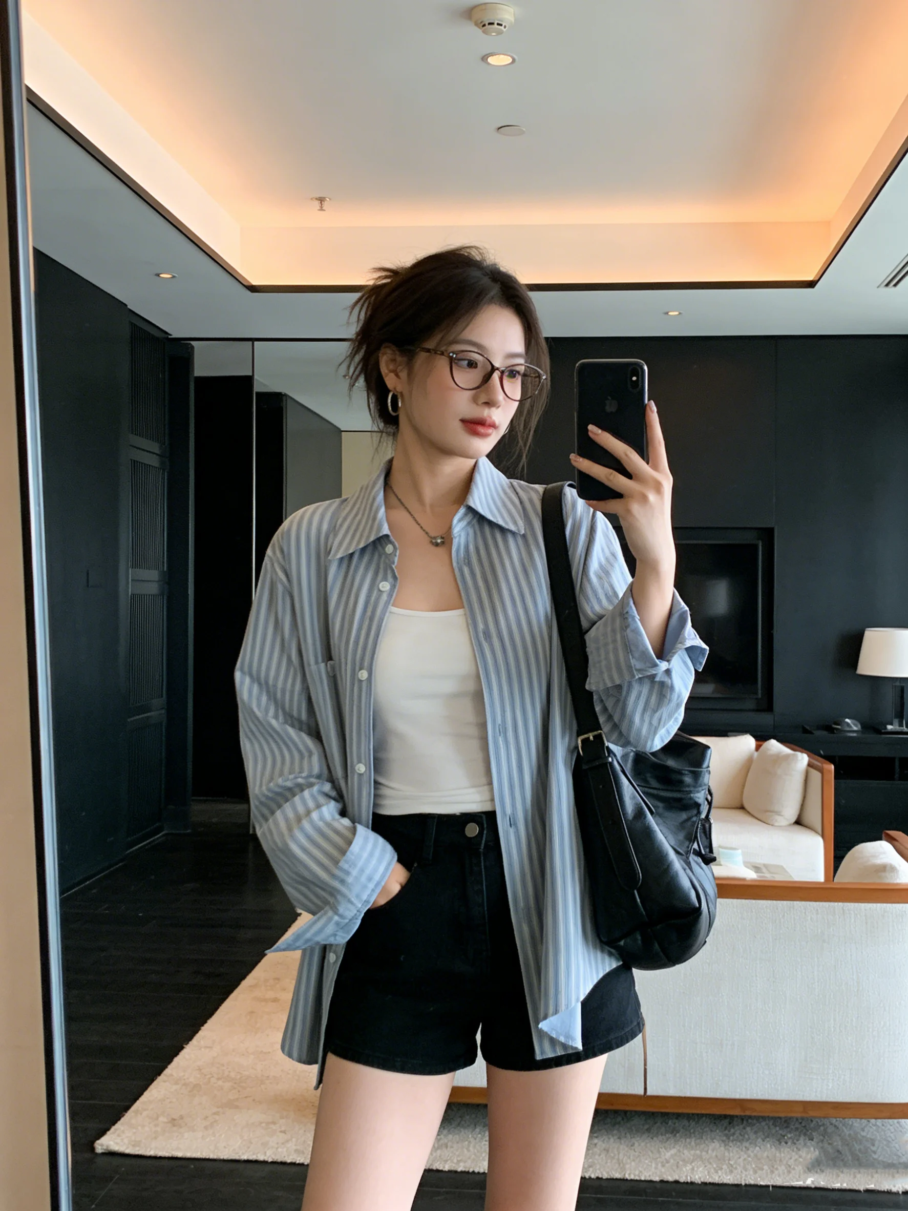 

Early Spring Commute Velvet Stripe Shirt Jacket Elegant Loose Lazy Style Chic Sunscreen Korean Version Women's Fashion Shirt