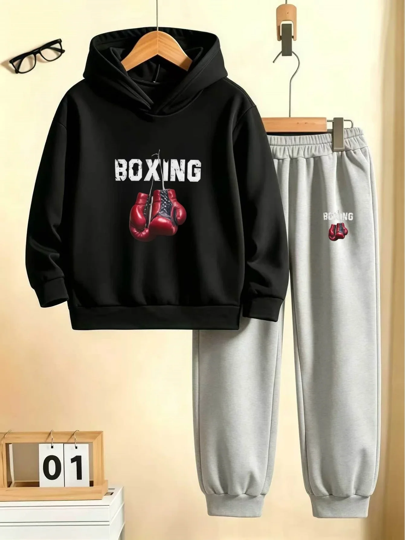 BOXING Distressed Font Print Boys' Hooded Sweatshirt Set - Regular Fit Featuring a Fun Red Boxing Glove Sporty Element