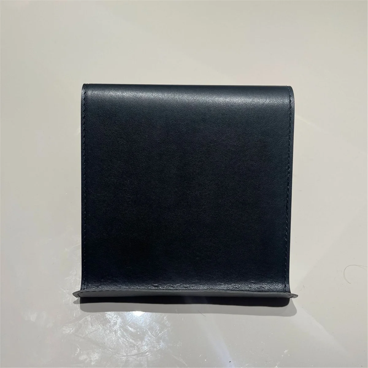 N38R_Airplane Travel Essentials for Flying Flex Flap Cell Phone Holder