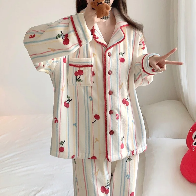 

Женская домашняя одежда, пижамы, корейская версия, женская утолщенная коралловая флисовая осенне-зимняя новая милая теплая домашняя одежда, 2 шт.