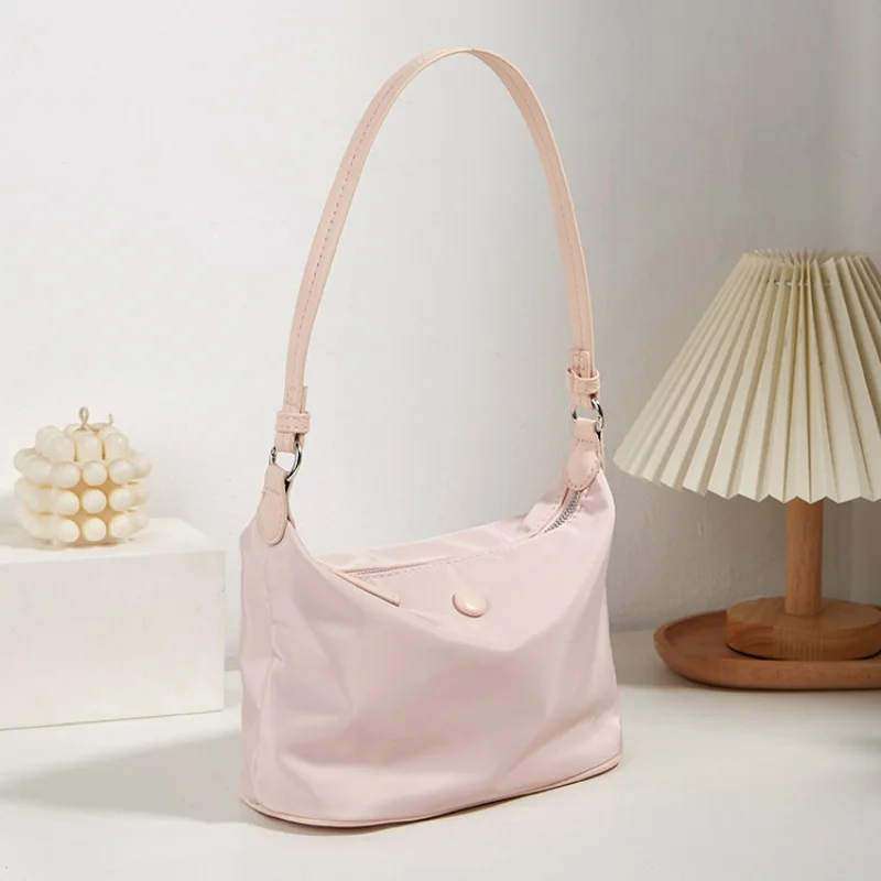 Tas Selempang Minimalis – Tas Tangan Bergaya dan Serbaguna dengan Desain Chic, Sempurna untuk Pakaian Kasual Sehari-hari & Fashionable