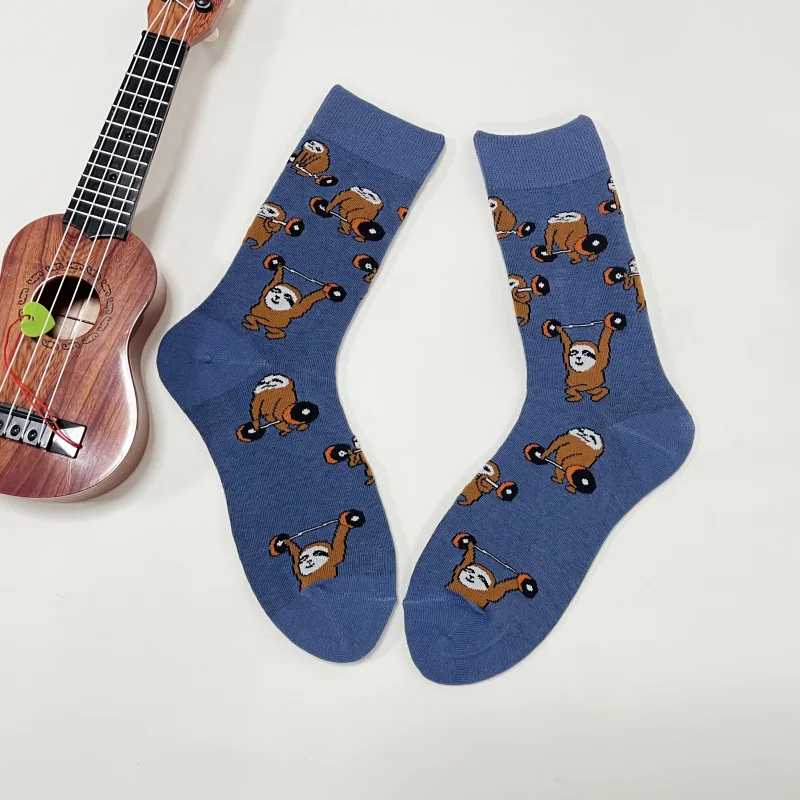 1 Pair Cartoon Cute Sloth Bodybuilding Weightlifting, Fashionable Comfty Men Mid-calf Socks For All Seasons Wearing