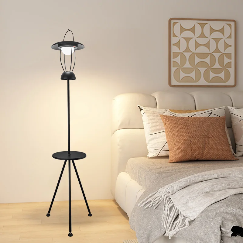Luce solare da prato Lampada da giardino per terrazza impermeabile per esterni Lampada da giardino con supporto per fiori Lampada da pavimento Luce ambientale per prato
