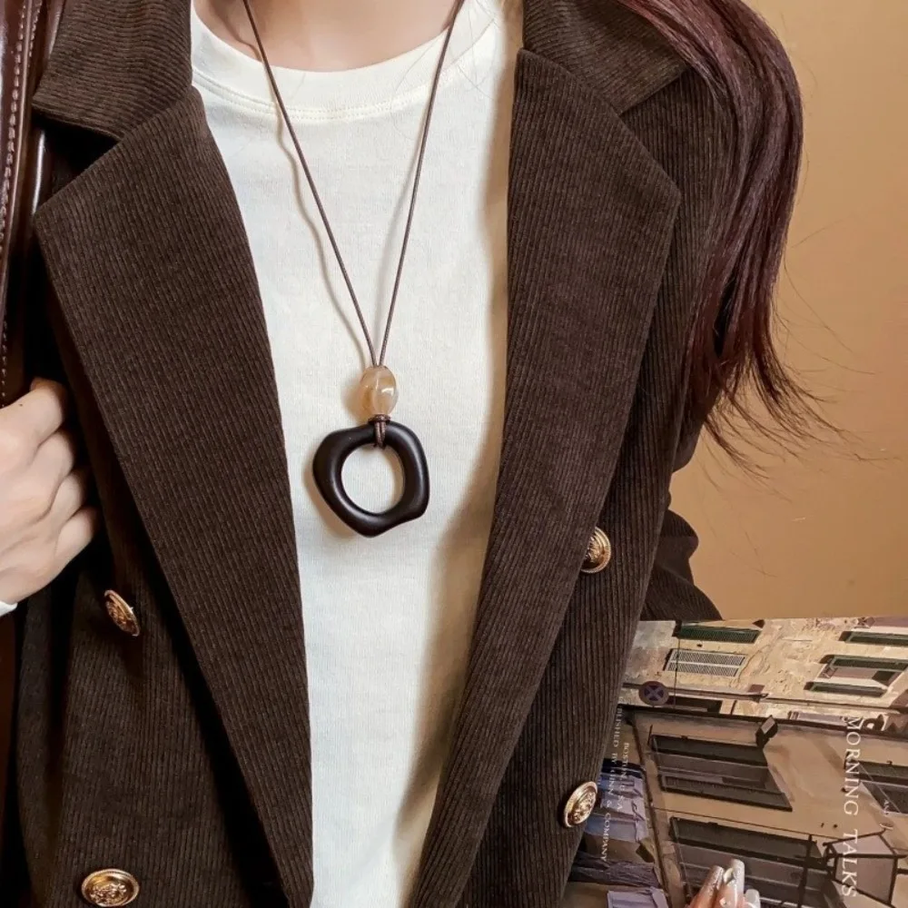 Fashion Resin Sweater Chain Geometric Shape Vintage Clothing Pendant Adjustable Long Necklace Women
