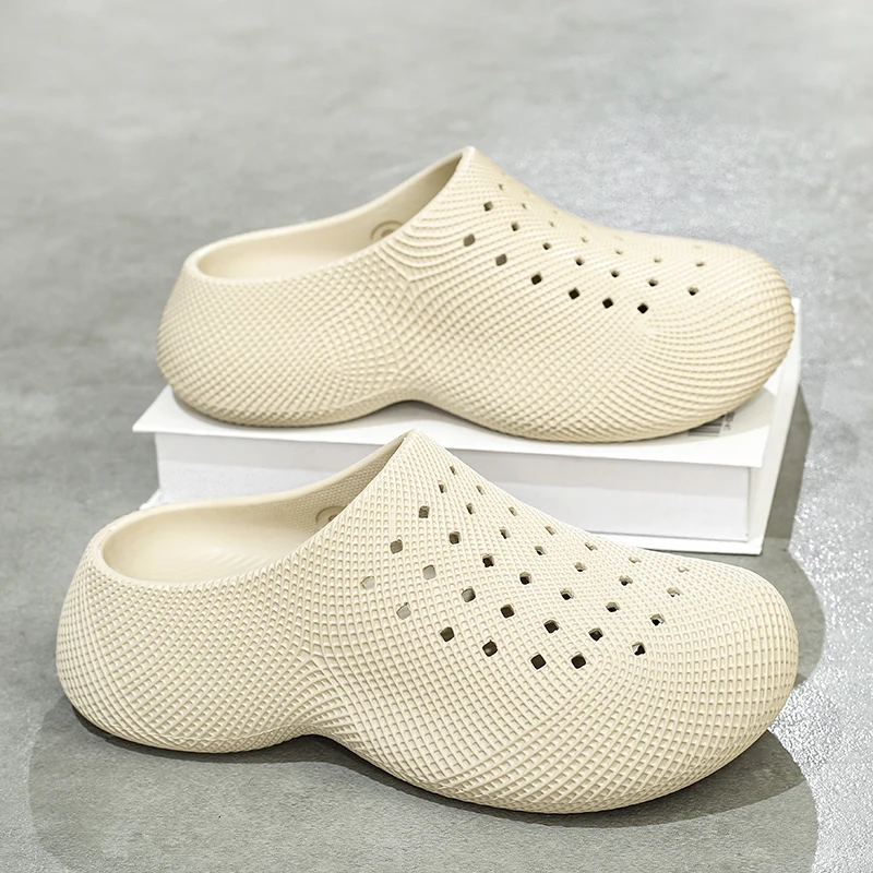 2026 New Summer Fashion Couple Slippers EVA Baotou Men's Sandals Outdoor Thick Bottom Hole Shoes Luxury Beach Men Garden Shoes