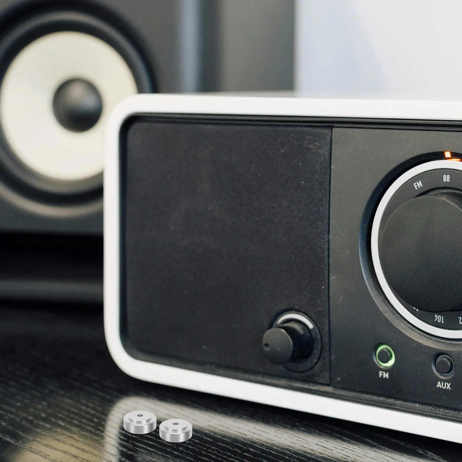 

4 шт. алюминиевых изолирующих ножек для динамиков с резиновыми кольцами для стабилизации, снижения вибрации и защиты пола в студии