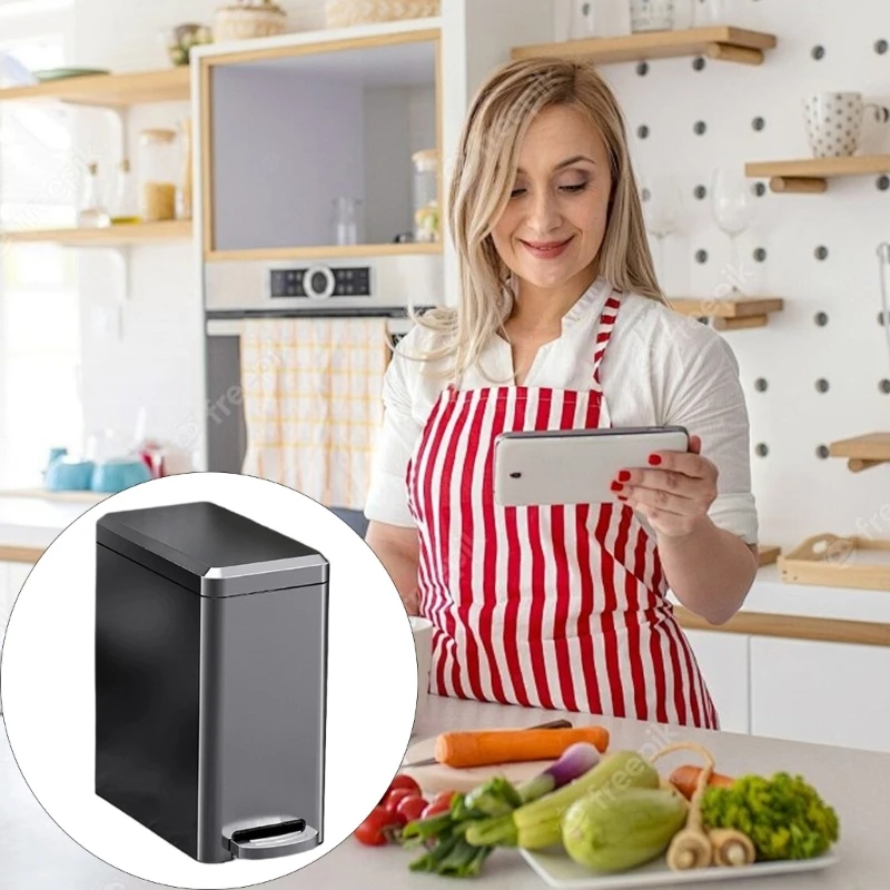 

Stainless Steel Trash Bin Quiet Lid NonSlip Bottom RustProof Design Waste Container For Families With Children Pet 87HA