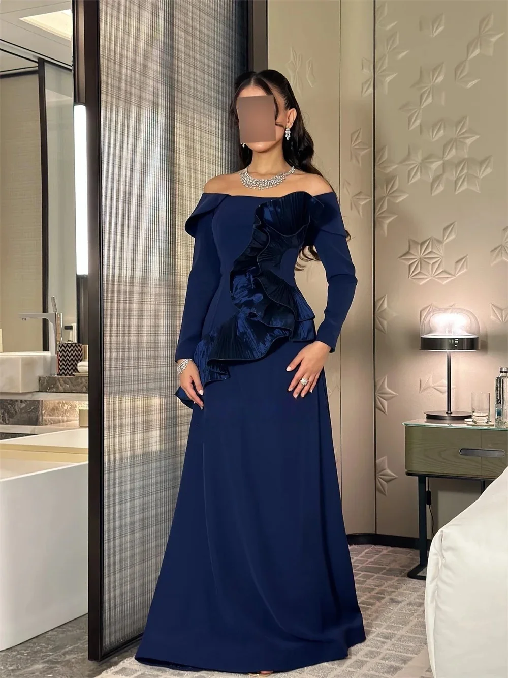 Abito lungo con spalle scoperte a sirena increspata in maglia tinta unita stile moderno JDY personalizzato per occasioni personalizzate, alla moda e classico