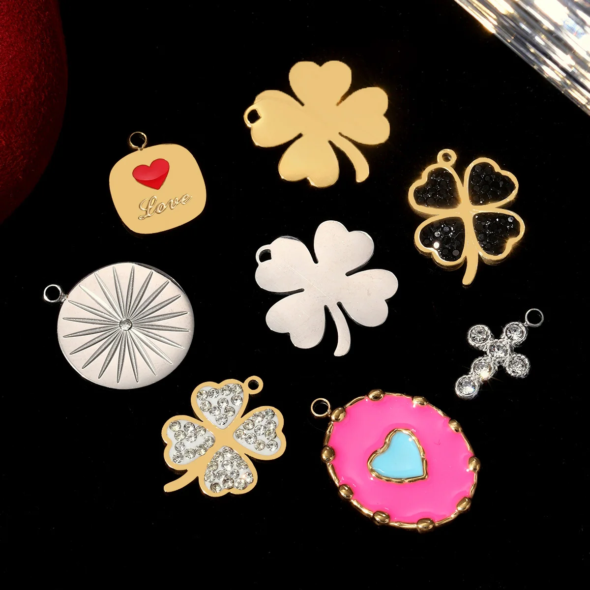 

3pcs/lot Lucky Clover Rhinestone Stainless Steel DIY Charms Women Jewelry 18k Gold Plated Enamel Heart Cross Necklace Pendants