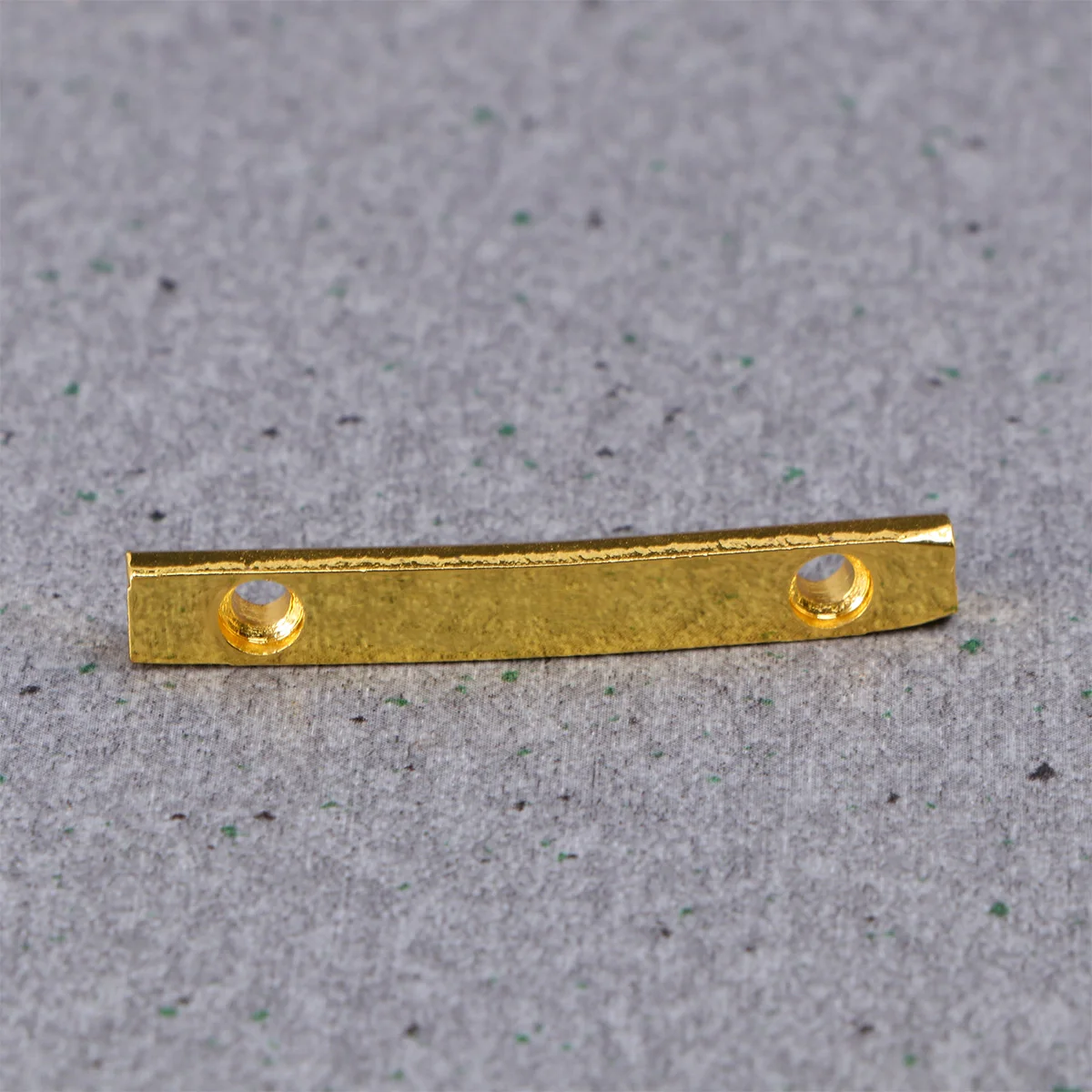 

Guitar String Retainers Bars Tension Bar with 2 Mounting Screw for Tremolo Systems Electric Guitar GE15 (Golden)