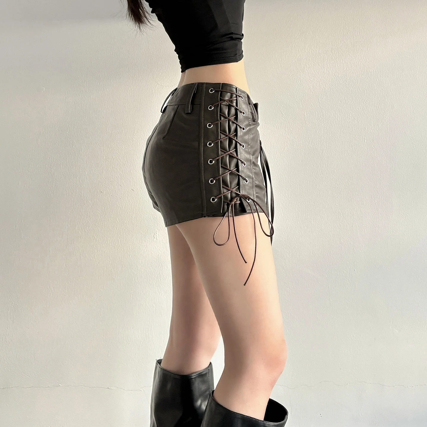 Safari Style Bandage Pu Leather Shorts Sexy Slim Pocket Low-Waisted Shorts Women 2025 Summer Fashion Streetwear Punk Style Lady - Image 2