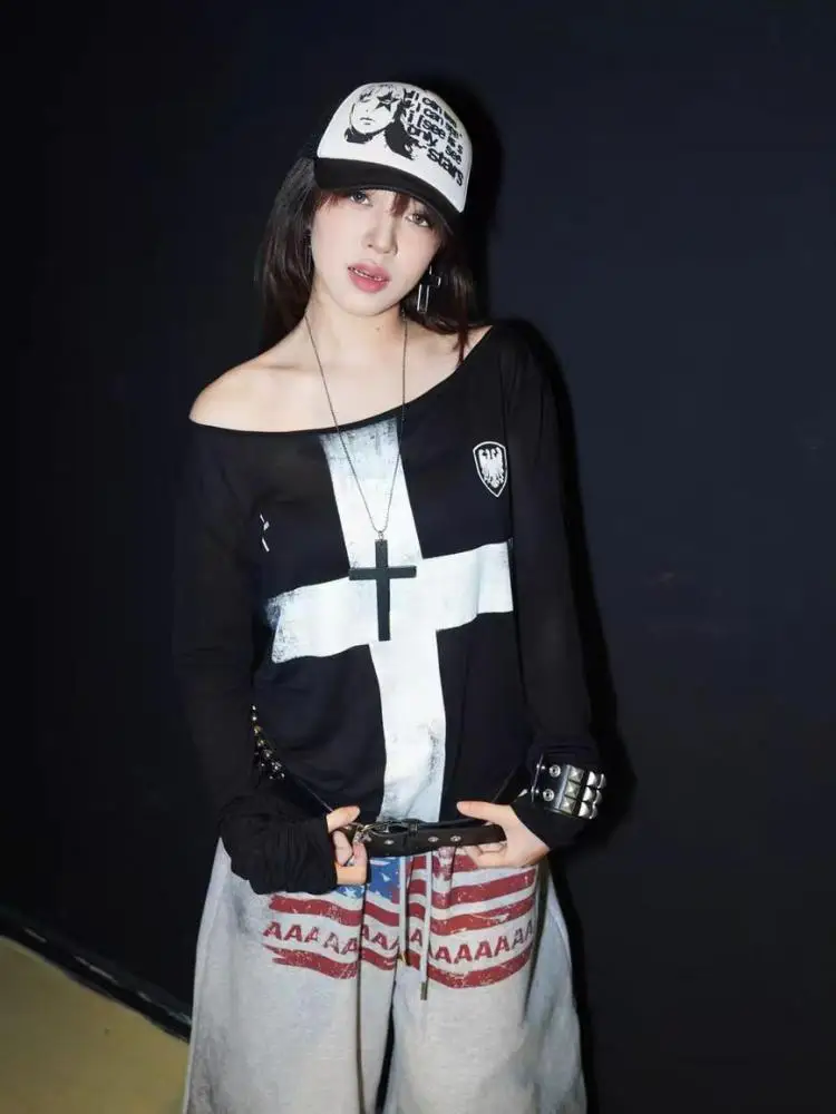 

Tawaaiw черные футболки в американском стиле с перекрестной графикой, женские футболки с длинными рукавами и открытыми плечами 2000-х годов, Y2k, готические футболки, женская одежда