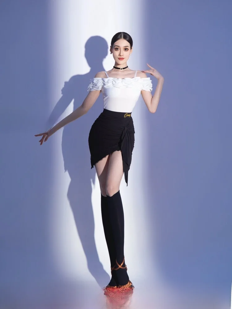 

Профессиональный костюм для латиноамериканских танцев 2026: Новинка Весна-Лето, цельный комбинезон на бретелях для тренировок для взрослых женщин