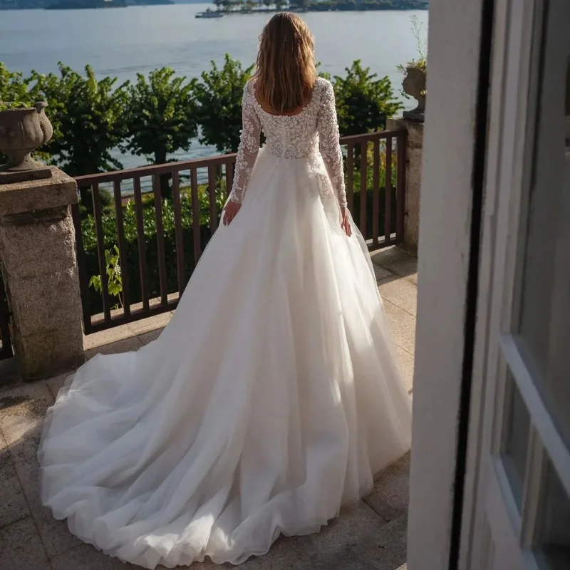

Flowing Wedding Dresses Square Long Sleeve Brides Dress with Appliques Sweep Train Tulle Bridal Gown Customized robe de mariée