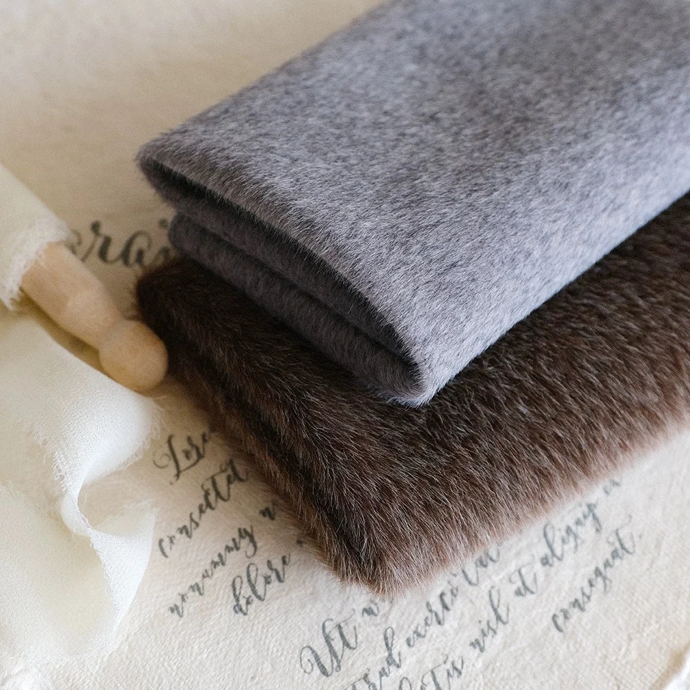 

High End Inner Ear Fabric, DIY Apparel Sewing Supplies, Short Plush Material, Good Texture, Versatile Fabric for Gift, 25 × 35cm