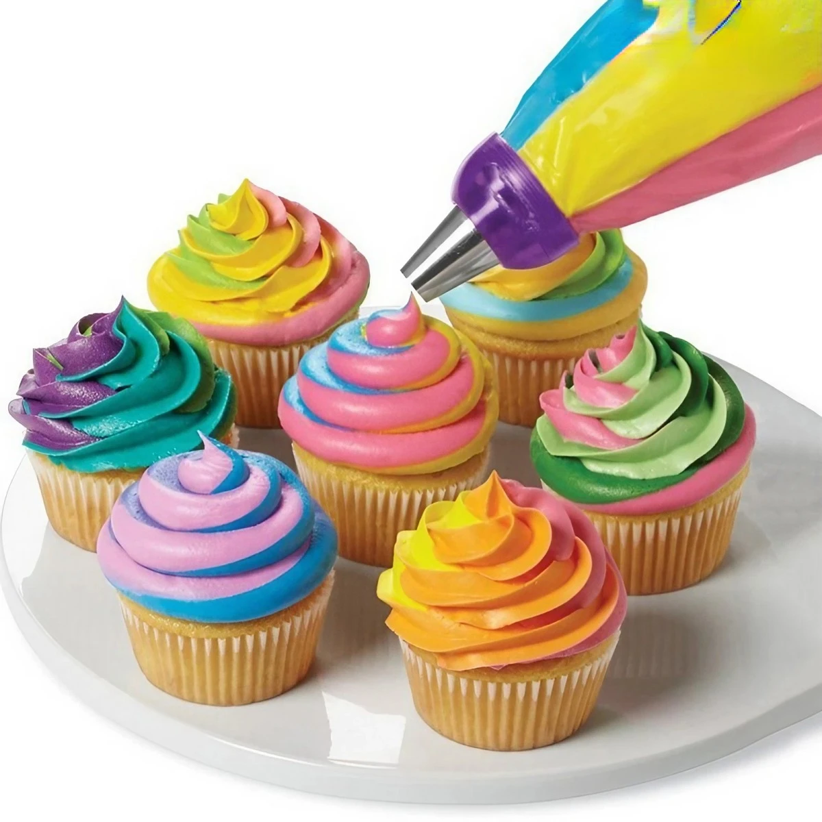 Take your baking to the next level with this versatile, easy-to-use cake decorating converter. Impress even the most discerning 