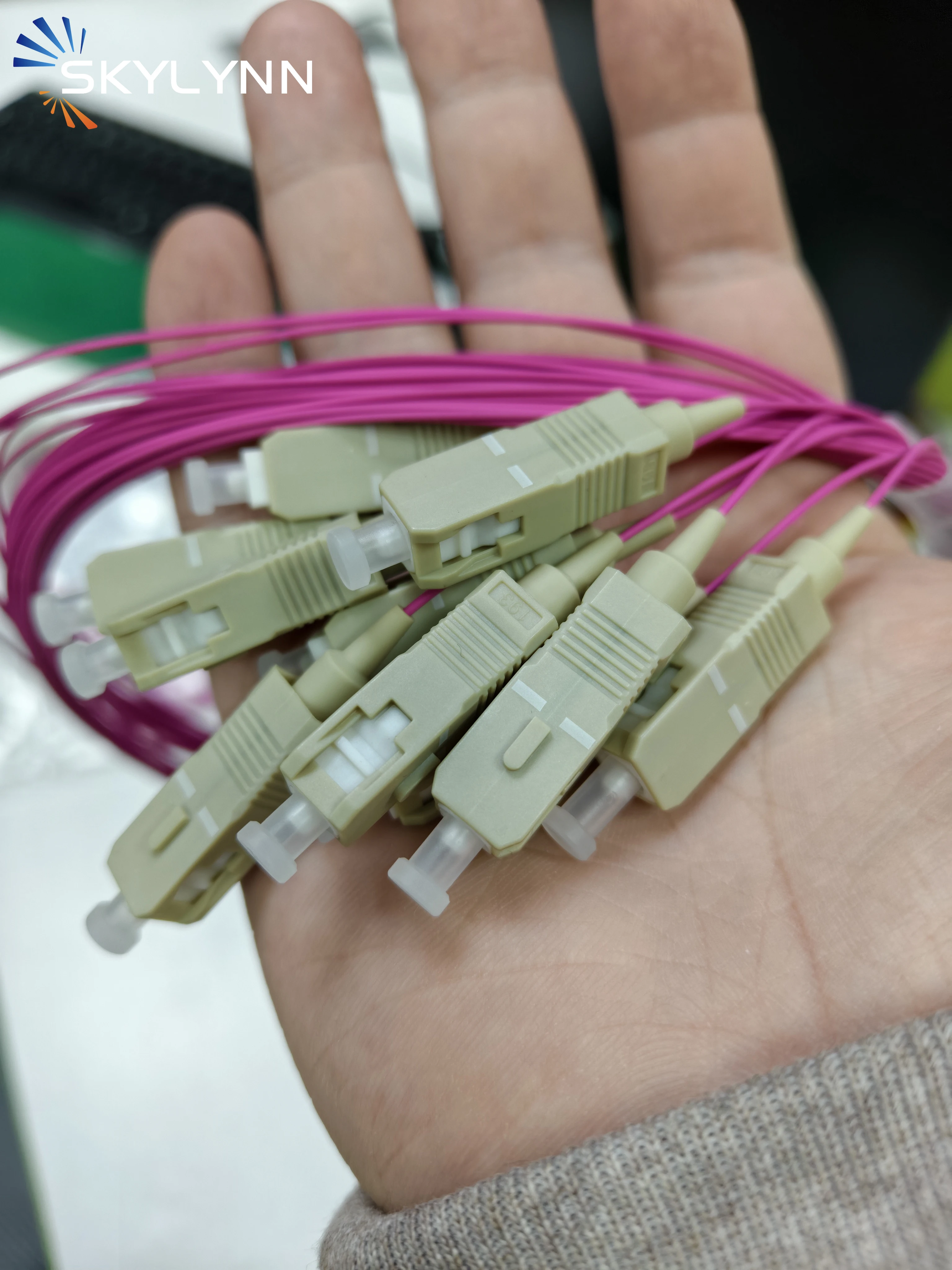 

Оптические пигтейлы SC/UPC OM4 SX Core 0.9м с плотной буферной оболочкой, 1.5 метра, 50 шт., 10G, фиолетовые