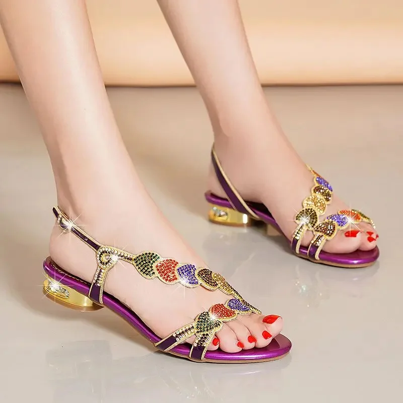 Summer New Leather Ladies Sandals Rhinestone Low Heel Sandals Flat Bottom Clip Toe Thick Heel Flowers Luxury Sandals Gift