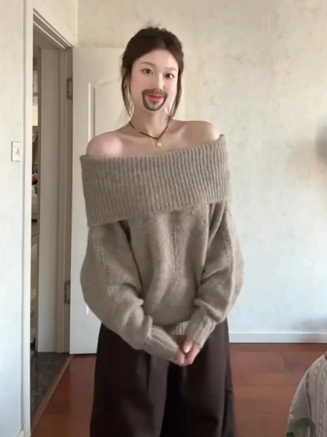 

Длинный вязаный свитер цвета хаки с открытыми плечами, женский свободный утягивающий удобный осенне-зимний модный повседневный цветной топ