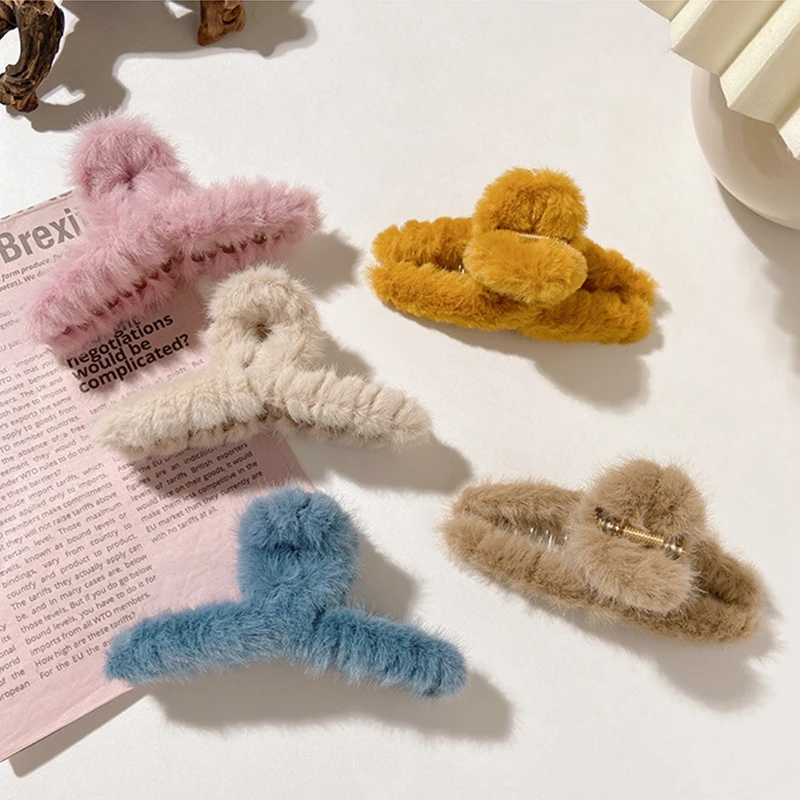 Spring Winter Faux Fur Hair Claw Elegant Acrylic Hairpins Plush Hair Clip Barrette Crab Headwear for Women Girl Hair Accessories