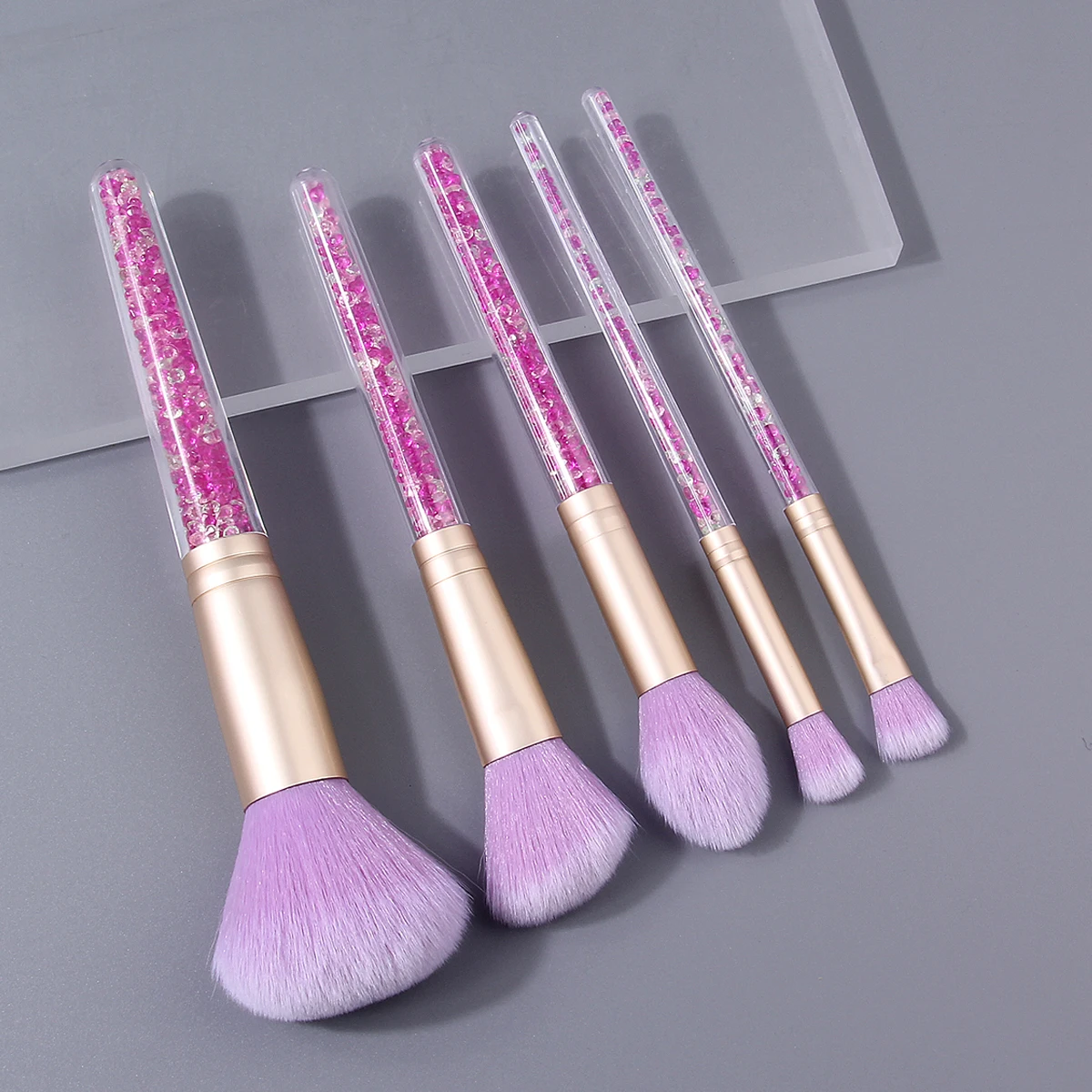 مجموعة فرش مكياج لامعة أرجوانية مكونة من 5 قطع - فرشاة وجه لظلال العيون ذات شعيرات ناعمة - أدوات تجميل بمقبض لامع