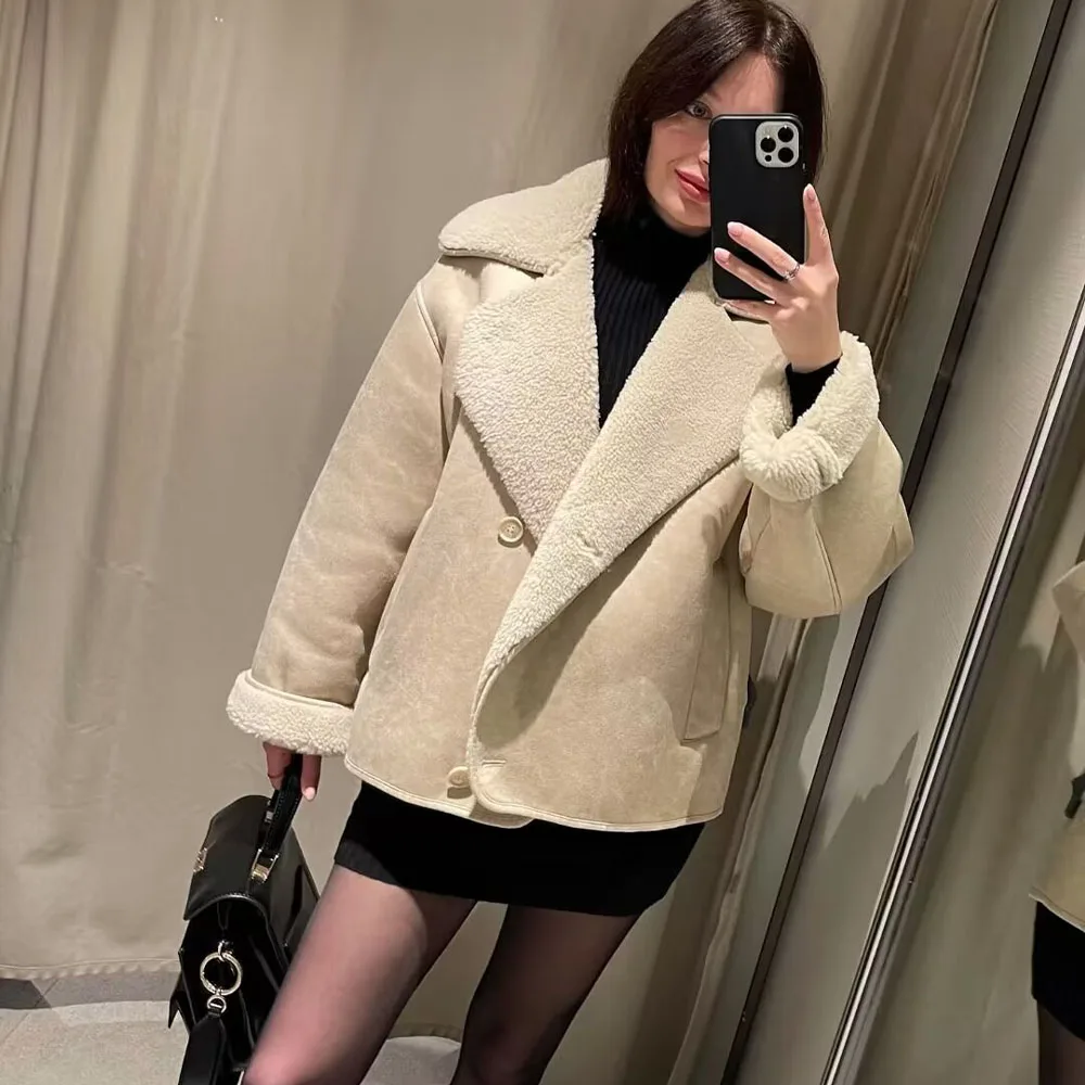 Autumn 2024 new women\'s fashion slim and versatile loose commuter lapel button niche suede plus velvet warm coat.