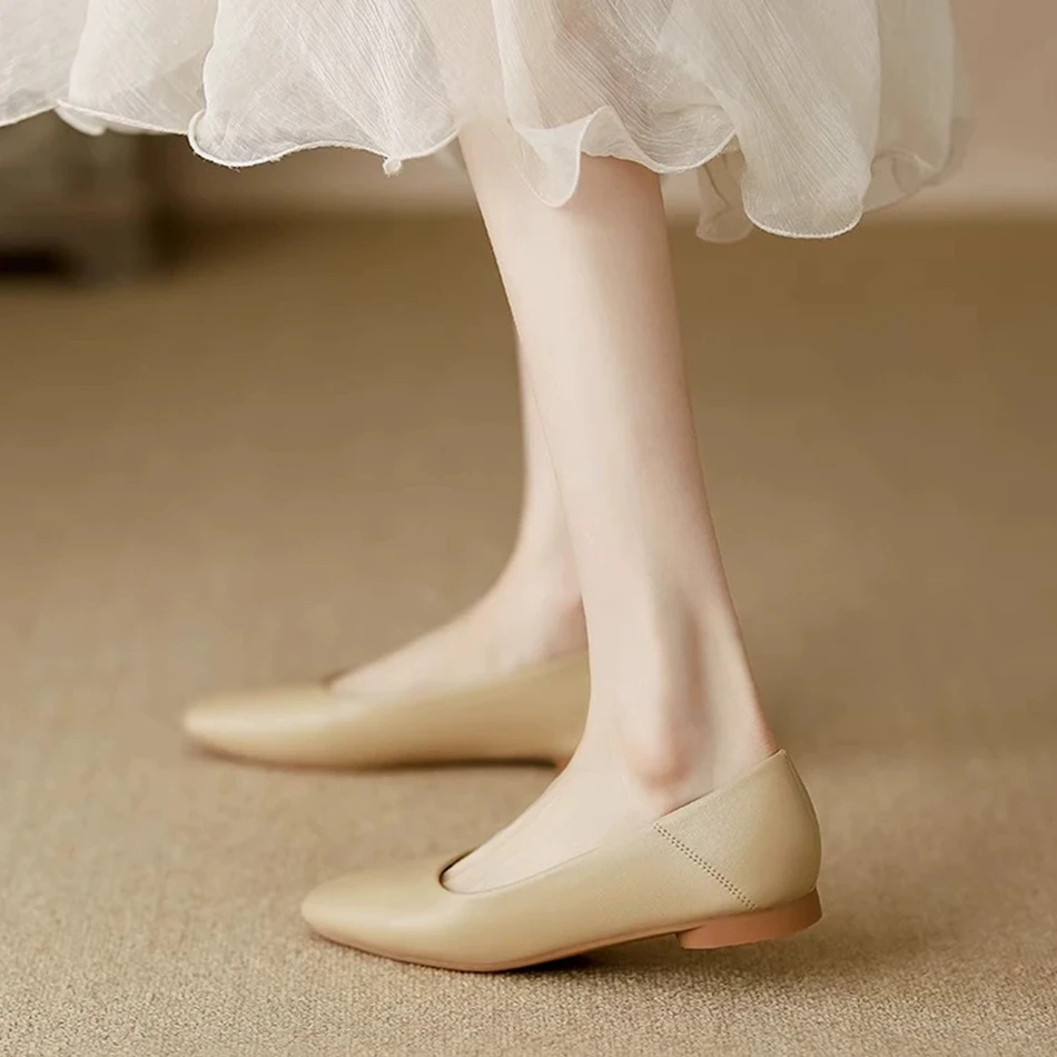 Leather simple women's shoes 2025 new style French shallow opening single shoes soft leather soft sole commuting shoes