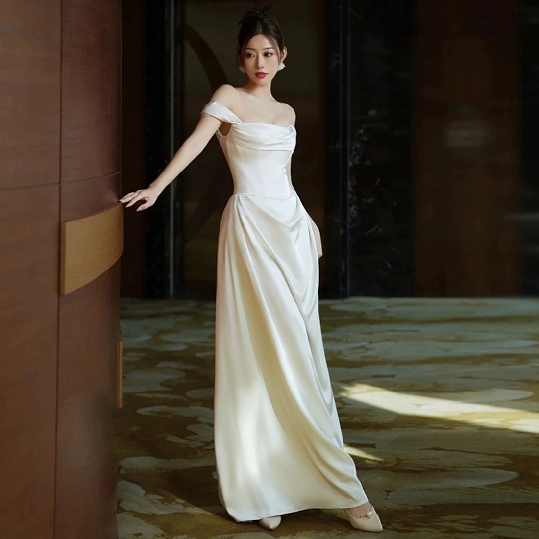 Elegant Floor-Length Wedding Dress with One-Shoulder Style customized