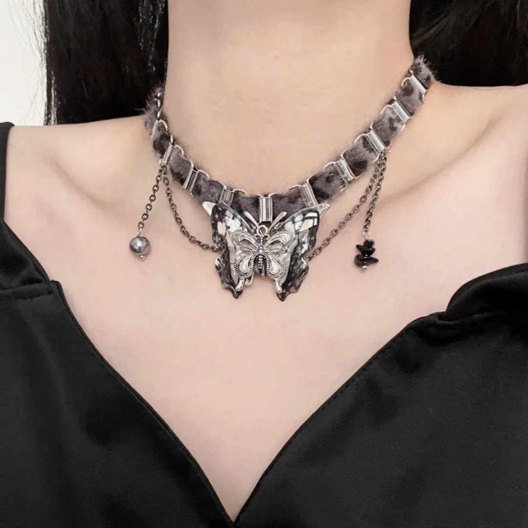 

DUTRIEUX Unique Punk Gothic Dark Butterfly Pendant Clavicle Chain Heavy industry Tassel Necklace Personality Choker Jewelry Gift