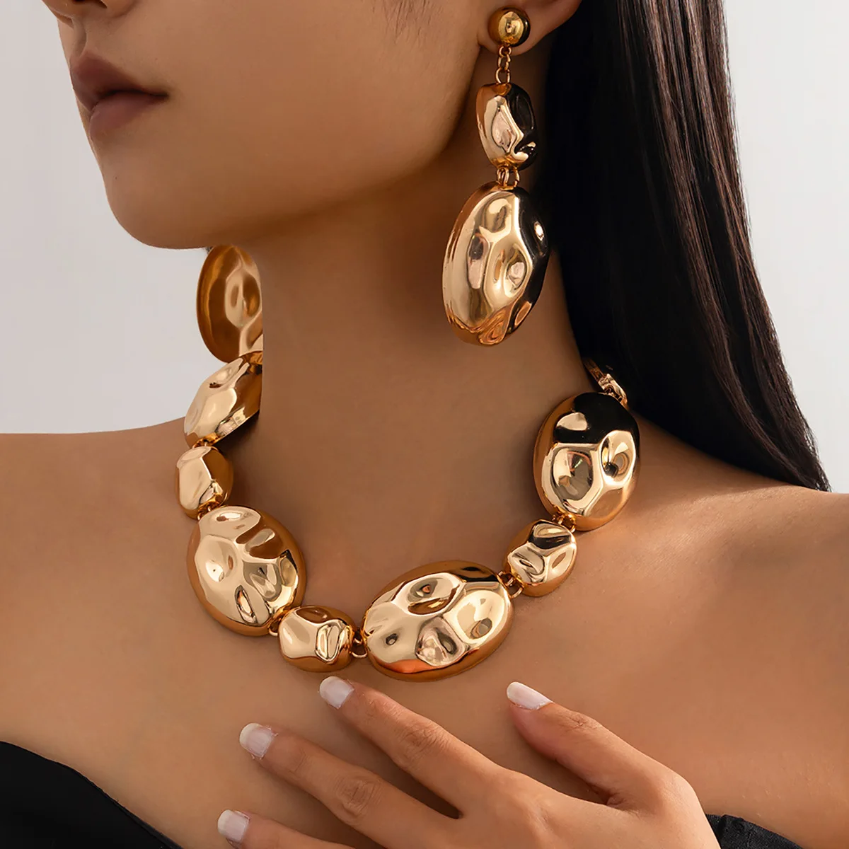 Necklace Irregular Shiny Crinkled Pendant Metal with Adjustable Gold Plated Chain for Women Business Casual Elegant Jewelry
