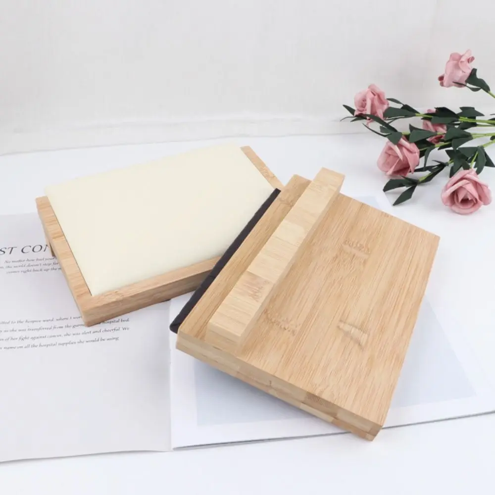 عرض القلائد المشطوفة المتينة Atand دعائم التصوير الخشبية مجموعة المجوهرات رف عرض قلادة المحمولة