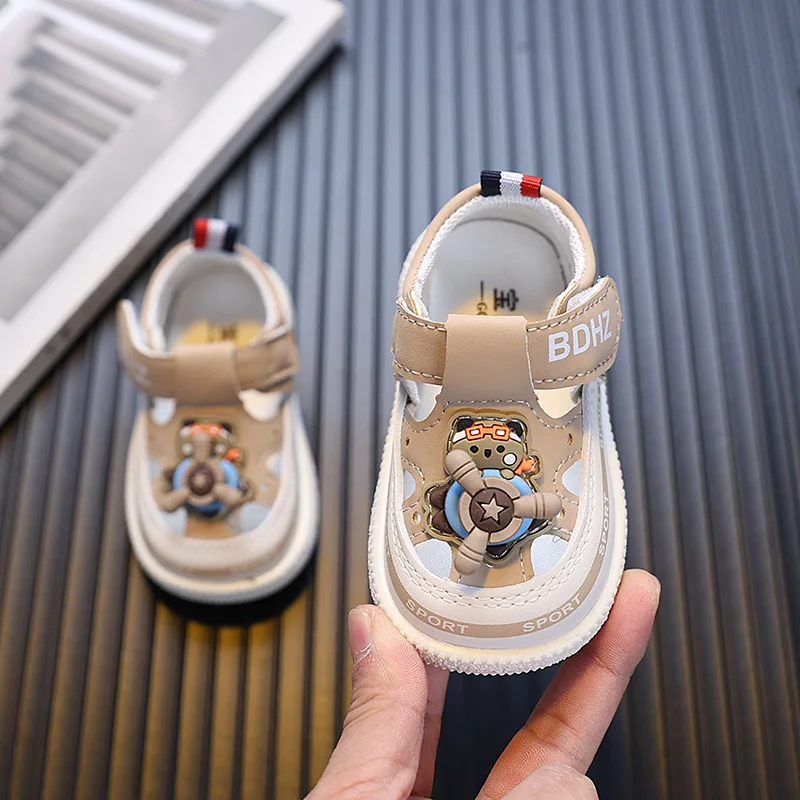 فتاة للصنادل 2025 صنادل أطفال صيفية جديدة 0-2 سنة حذاء Prewalker نعل ناعم حذاء أطفال صنادل مضادة للركل للأولاد ساندارالي أطفال