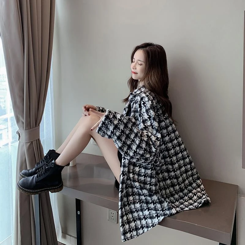 

Winter 2025 Women's Houndstooth Shirt Korean Loose Thickened Coat Shirt with Hong Kong Vibe