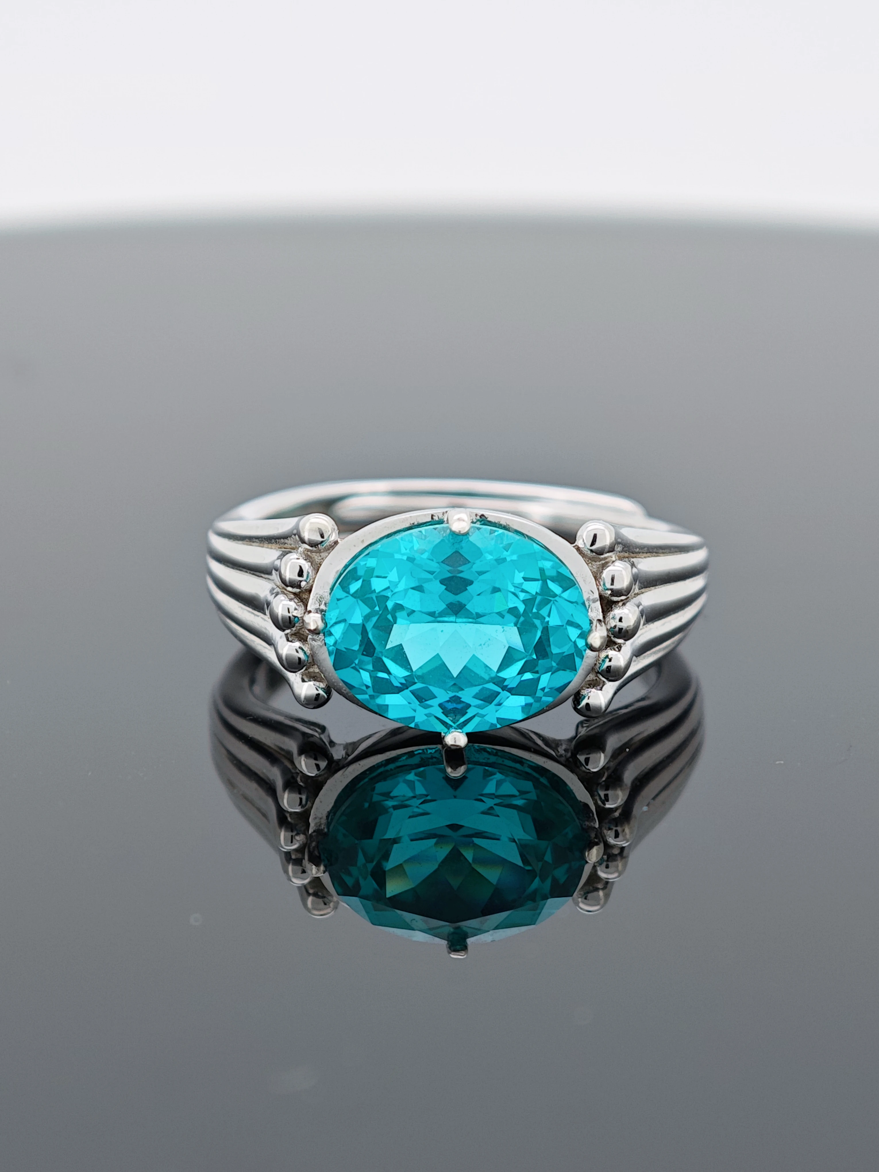 

ChuPing Fine Jewelry Lab Paraiba Oval Shape 8*10mm S925 Ring Light Luxury & Niche Design Fairy-like for Unexpected Surprise Gift