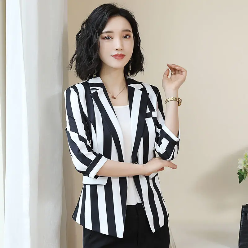 Blazer noir et blanc imbibé pour femme, veste rayée décontractée, manteau de tempérament pour femme, mode printemps automne, nouveau, 2024