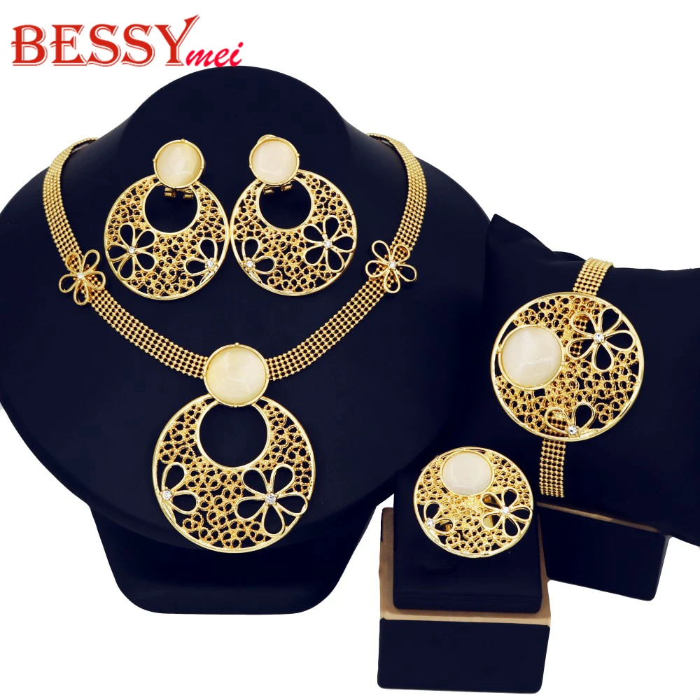 

2025 New Hollow Out Jewelry Set For Women Round Big Pendant Jewelry Hight Quality 18K Gold Plated Dubai African Party Gifts