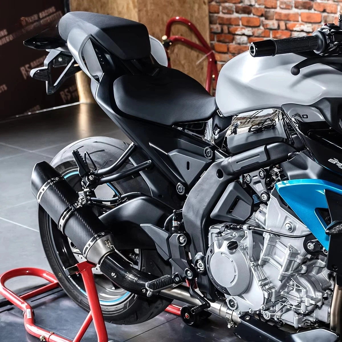 For 675sr Carbon Fiber Stainless Steel Full Exhaust System LV Style Matte Texture High-Temp Resistant Sportbike Racing OEM 6
