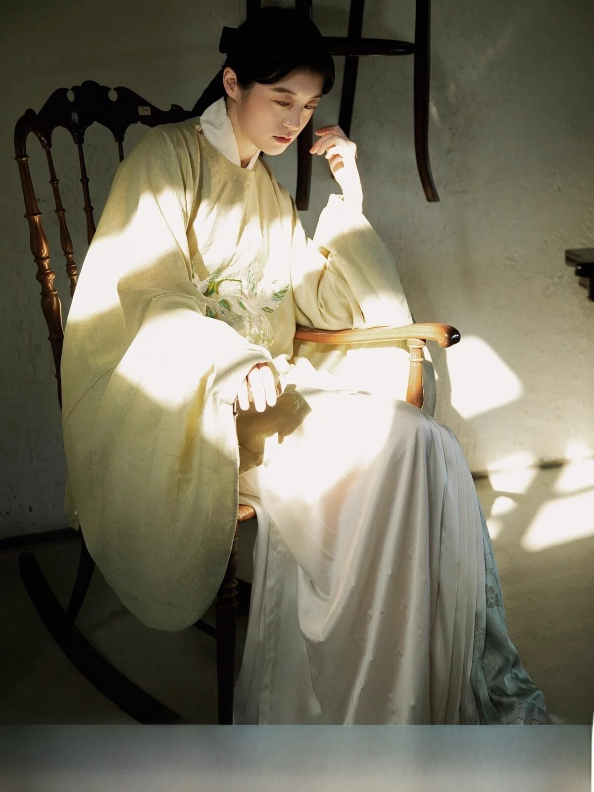 

Осенний круглый воротник с вышивкой Hanfu, оригинальный твидовый китайский традиционный костюм, женский костюм премиум-класса из полиэфирного волокна