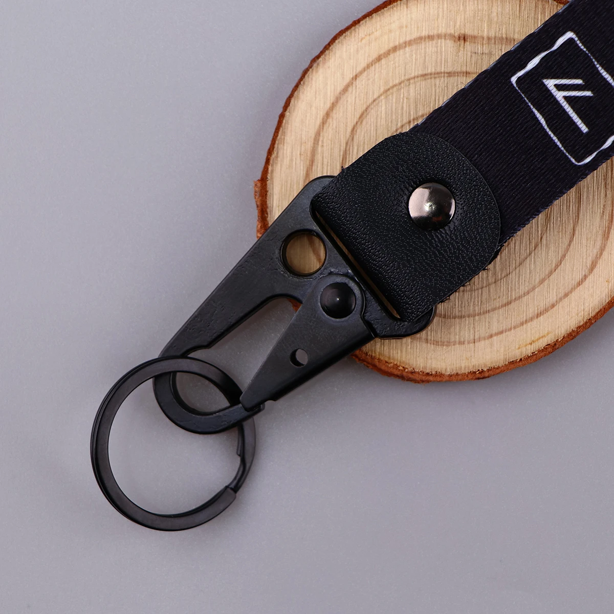 

Special Symbol Text Short Lanyard Key Fobs Holder Eagle Beak Keychain Car Motorcycle Pendant Key Ring Jewelry Accessories Gifts