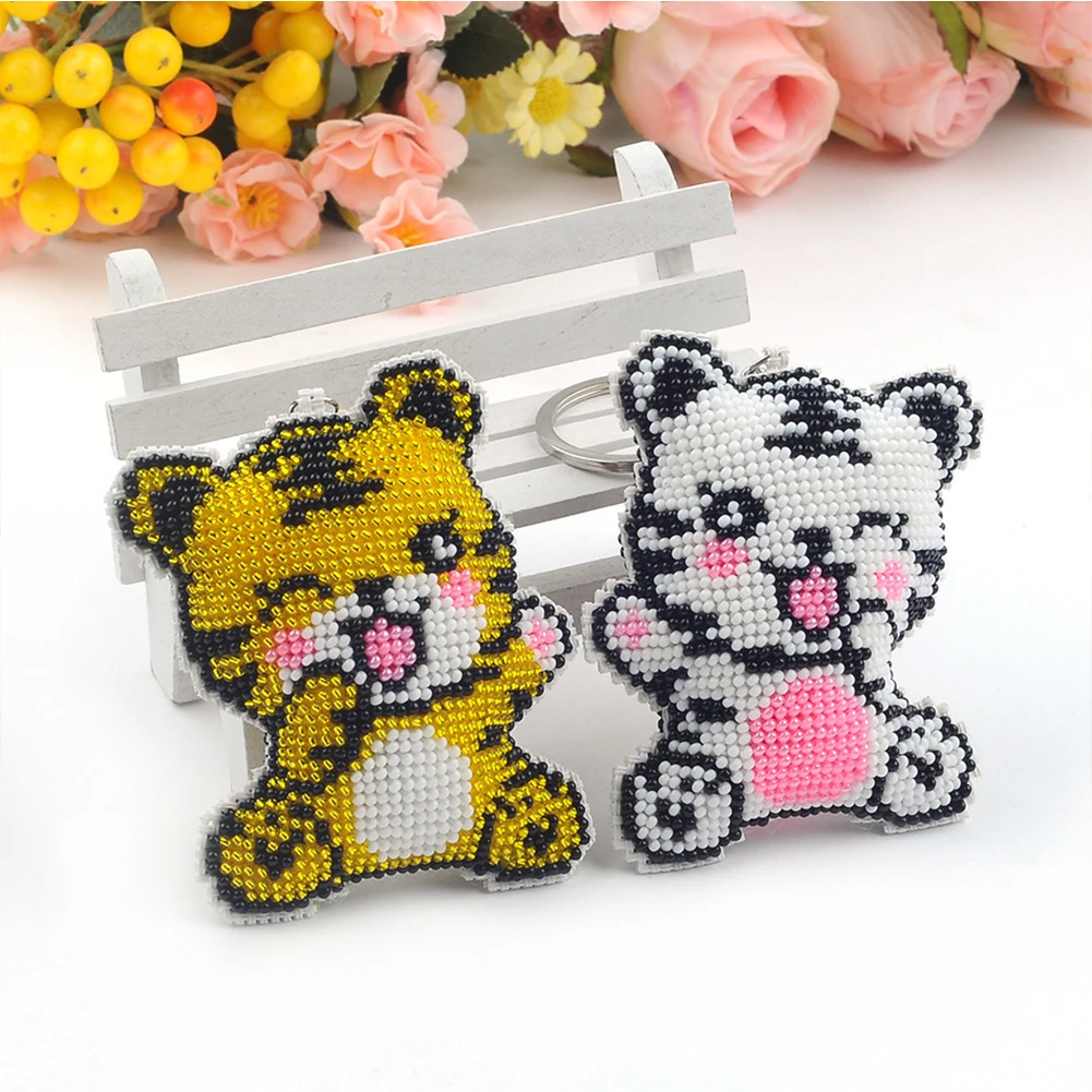 2/5Pcs Cute Cartoon Beadwork Embroidery Keychain Craft Handmade Beads Cross Stitch Keyring Kit Gift for Friends