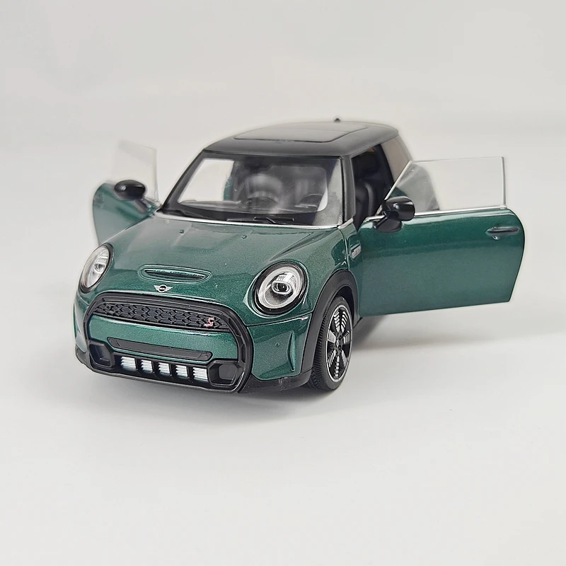 1:24 simulation BMW mini Cooper S alloy car model decoration gift, doors and engine hood, trunk can be opened finely crafted