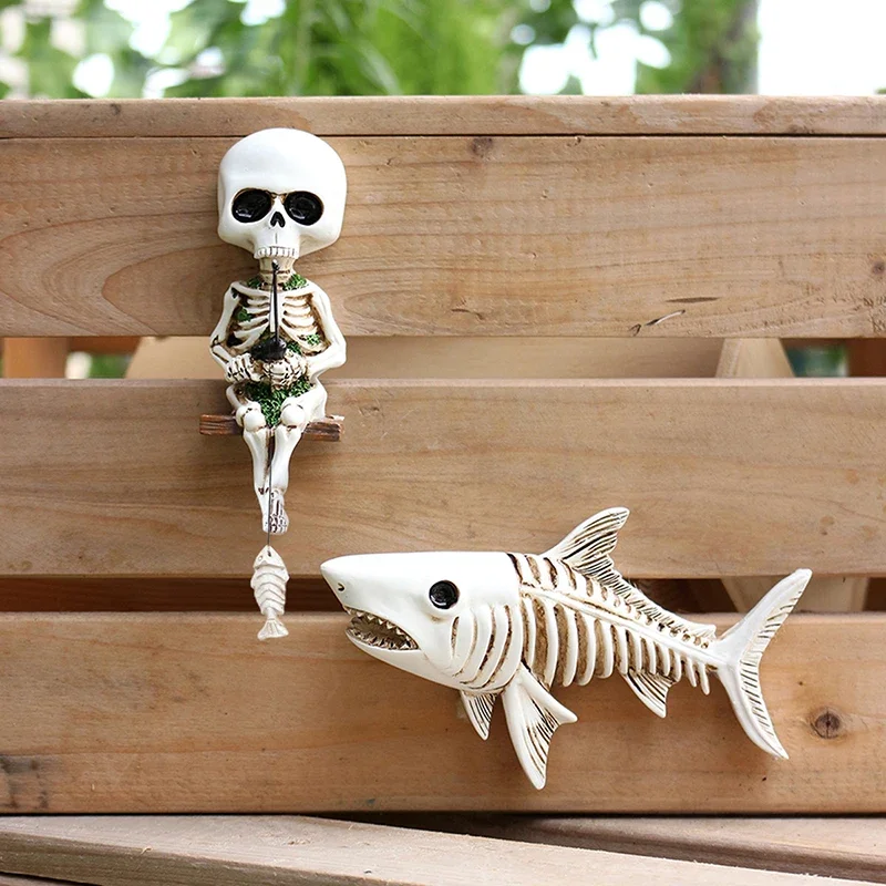 3D Wall Sticker Horror Resin Skull Statue Mini Fisher Skeleton Statues Gothic Window Peeker Door Corner Decor