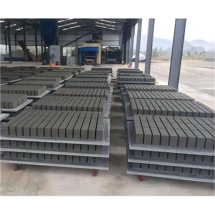 YUGONG QT4-24 Semi Automatic Block Construction Manufacturing Brick Making Machine To Ghana Concrete Brick Making Machine