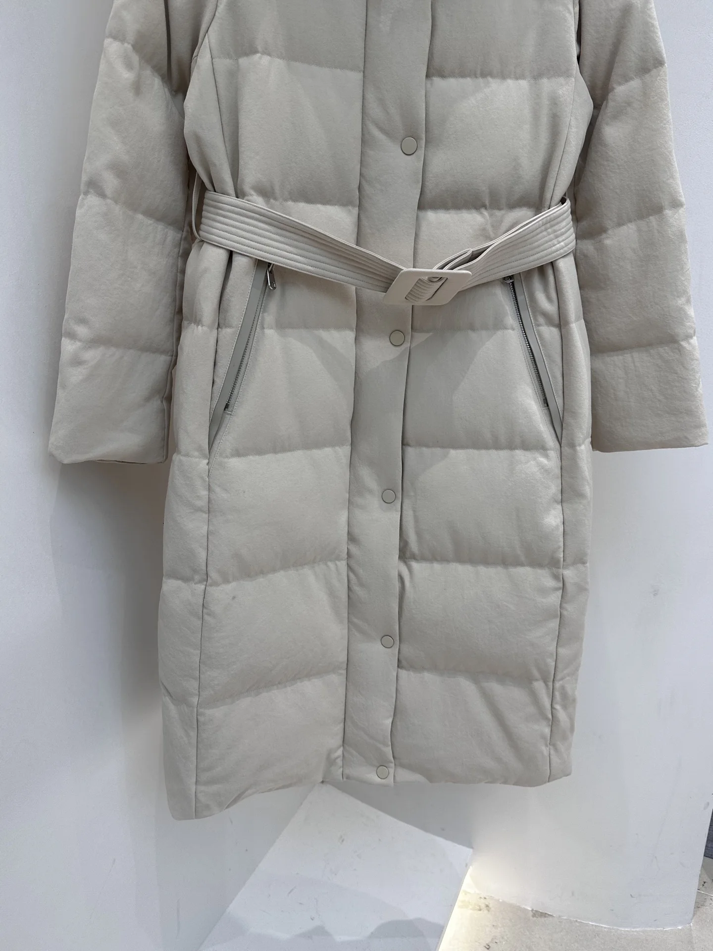 Lang donsjack met capuchon, eenvoudig en veelzijdig, warm in de winter. Ganzendons gevuld dames donsjack 2025, winter nieuwe stijl